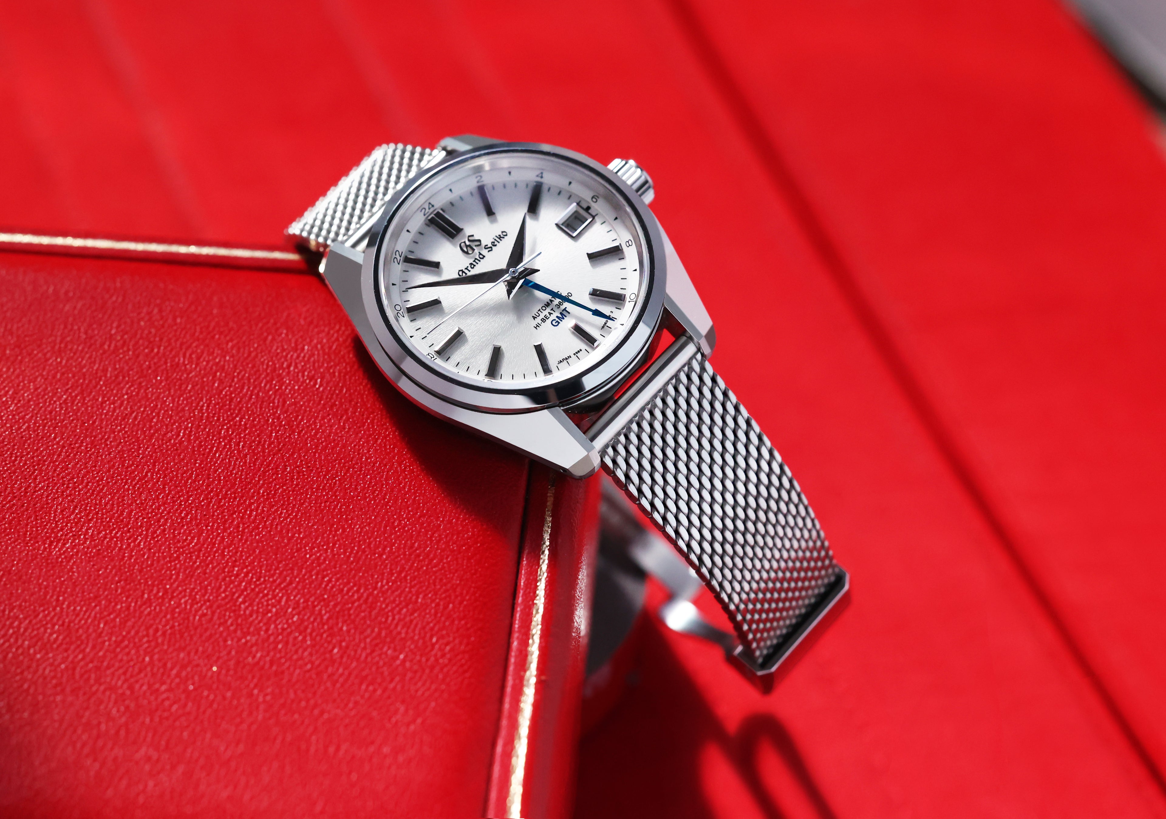 AMB-001 Milanese Mesh Bracelet - 22 x 16 mm (PREORDER)