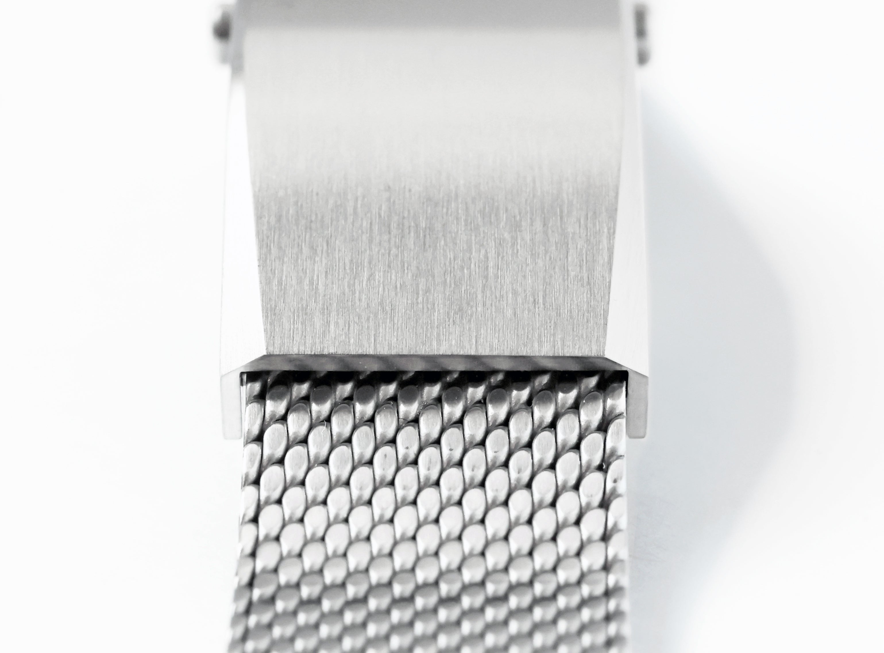 AMB-001 Milanese Mesh Bracelet - 20 x 16 mm