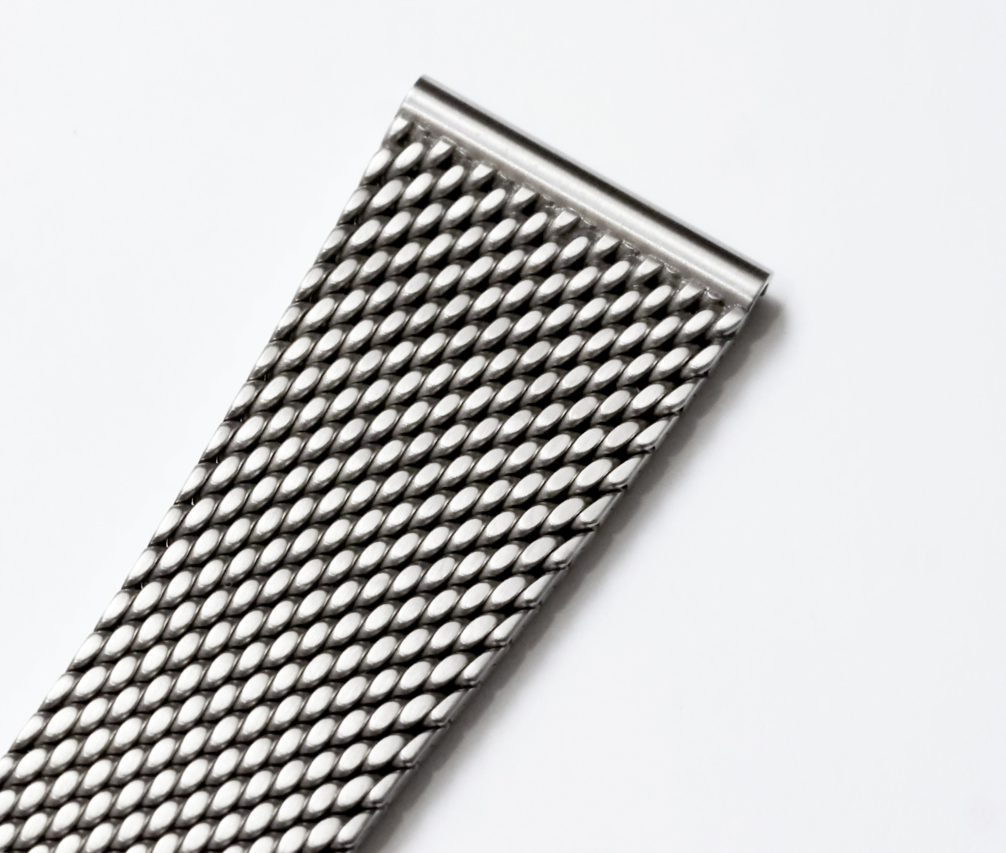 AMB-001 Milanese Mesh Bracelet - 20 x 16 mm