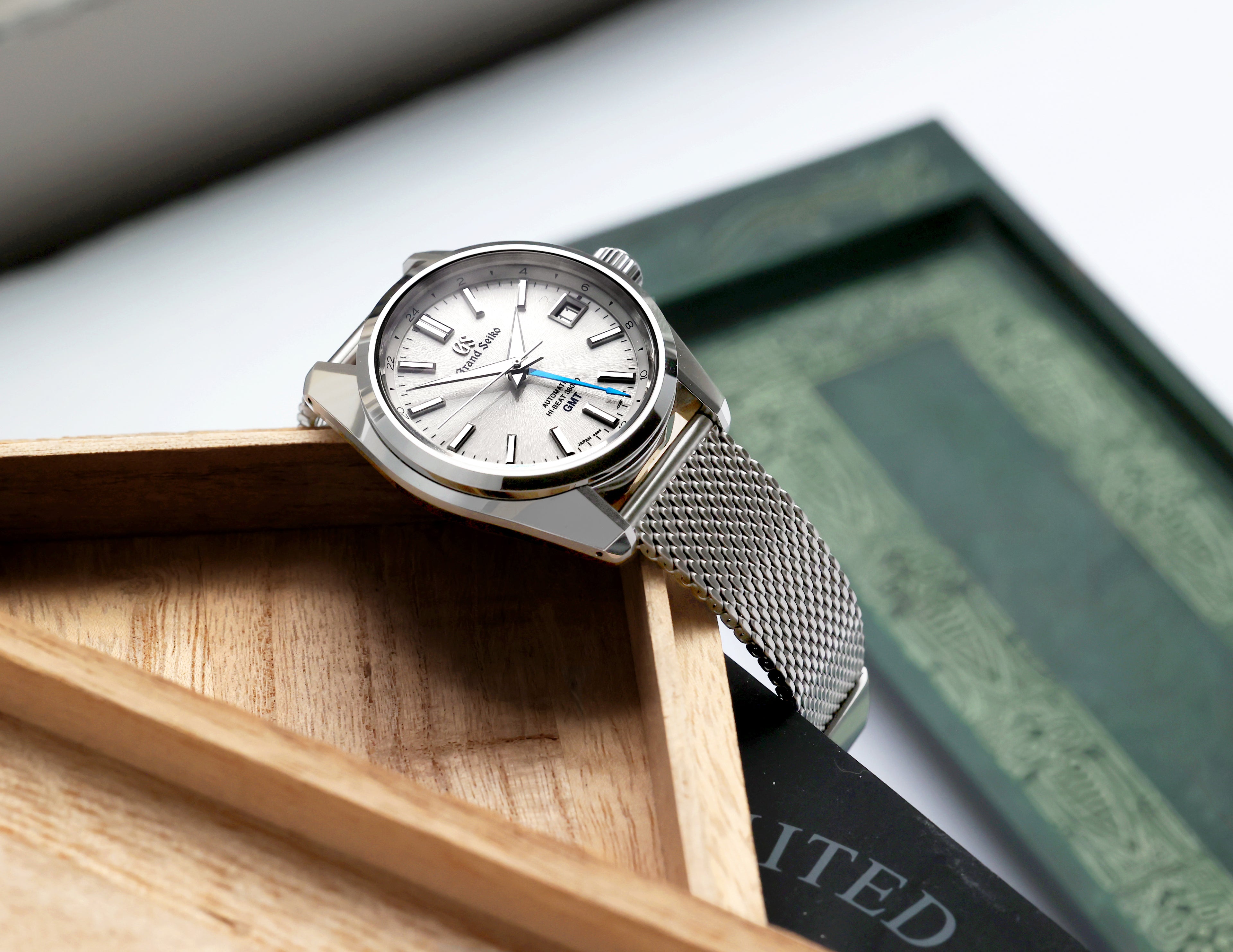 AMB-001 Milanese Mesh Bracelet - 22 x 16 mm (PREORDER)