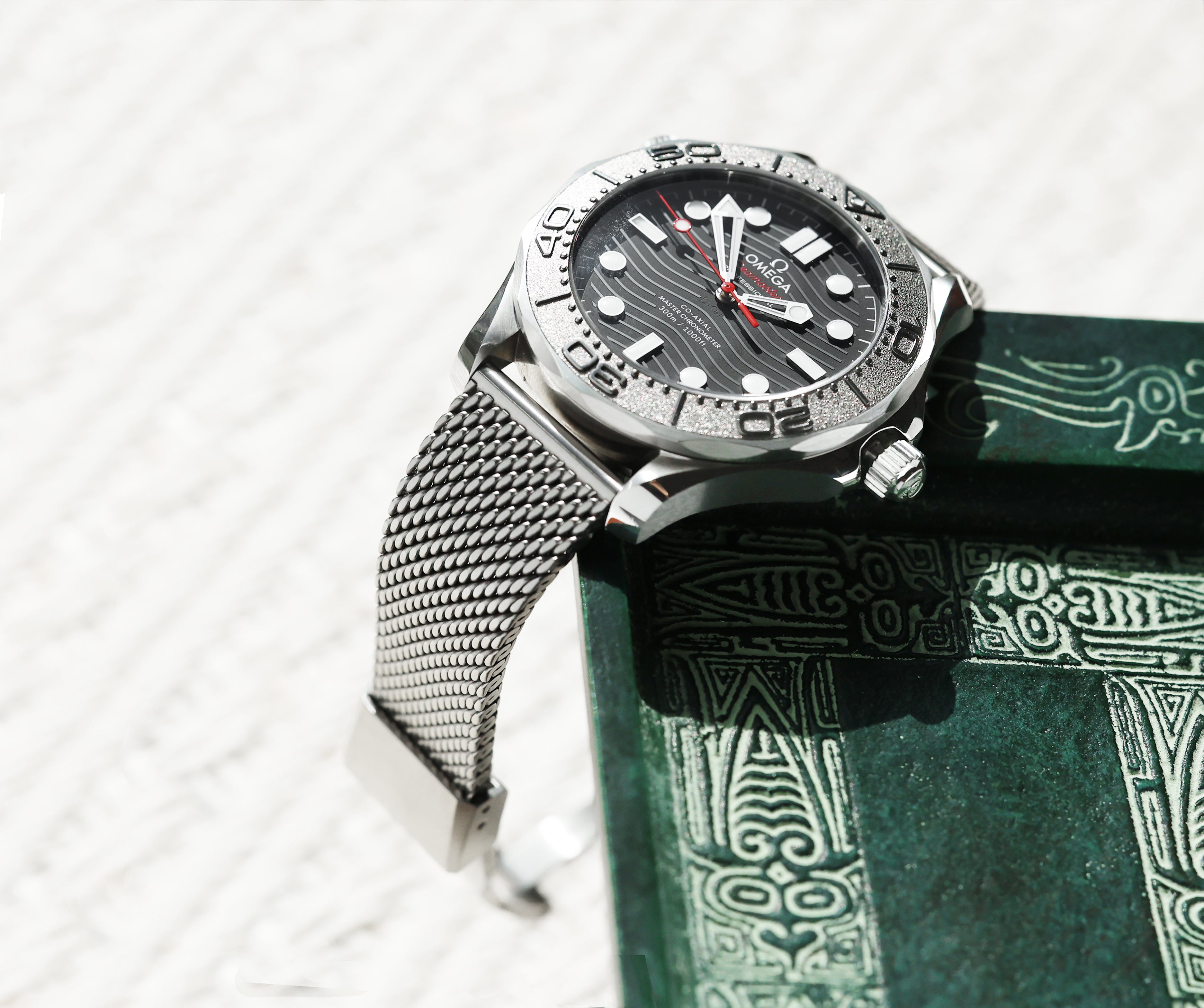 AMB-001 Milanese Mesh Bracelet - 20 x 16 mm