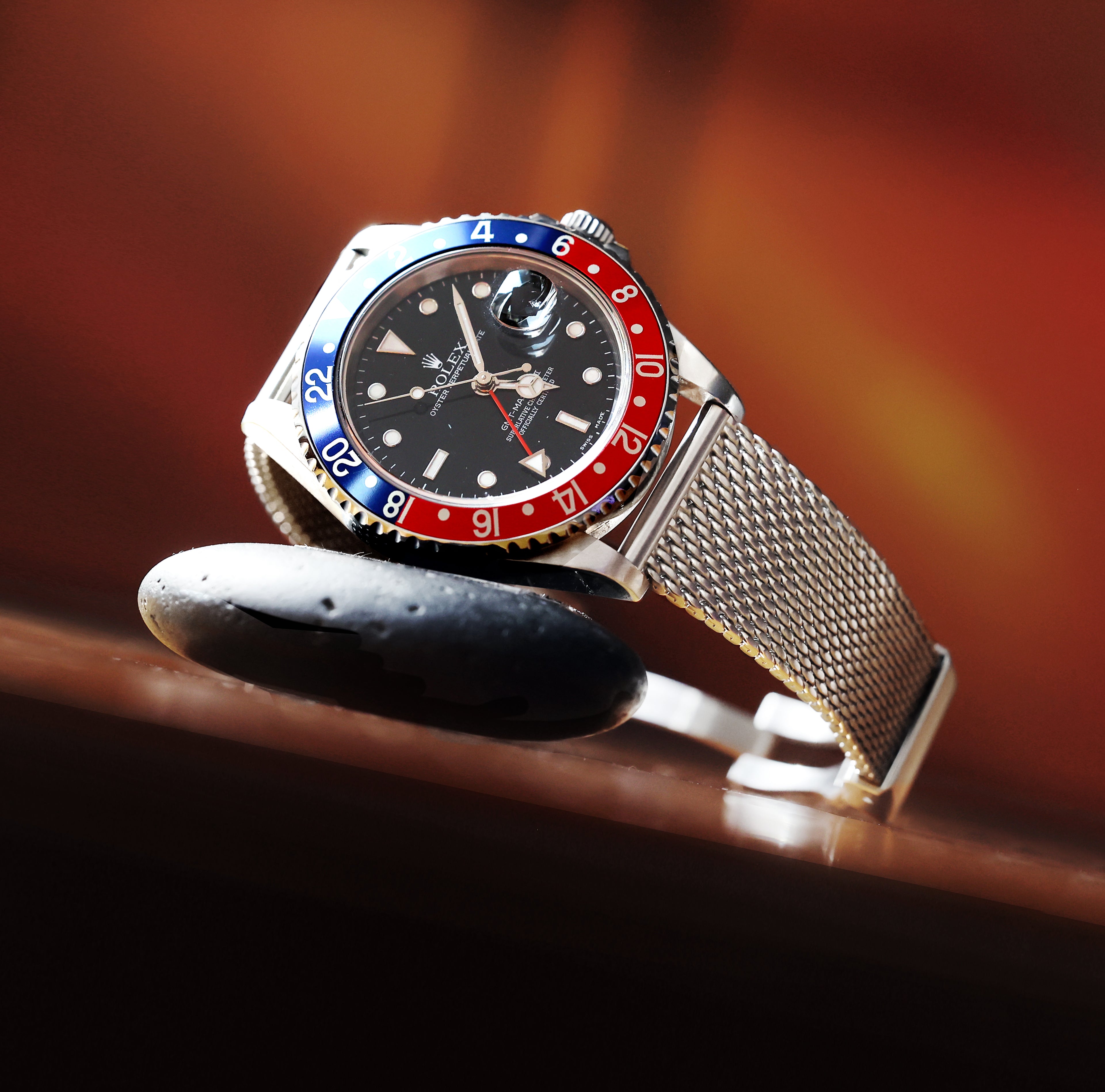 AMB-001 Milanese Mesh Bracelet - 20 x 16 mm