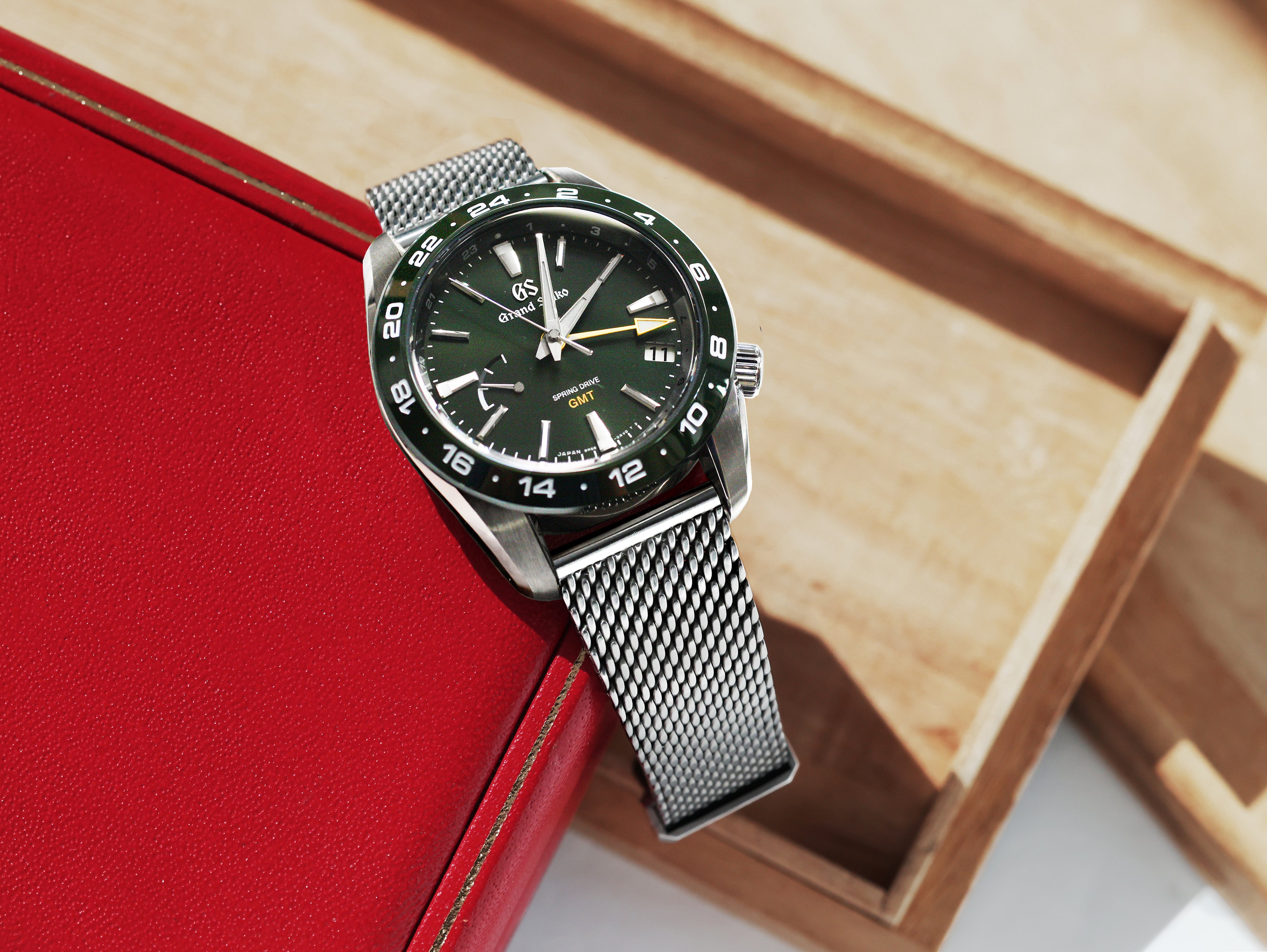 AMB-001 Milanese Mesh Bracelet - 22 x 16 mm (PRE-ORDER)